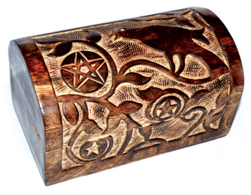 4.75" x 8" Raven/ Pentagram Chest - Click Image to Close