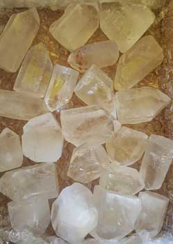 Flat of Rough Quartz Points (~3.0#)