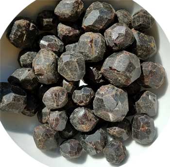 1 lb dark red Garnet untumbled stones - Click Image to Close